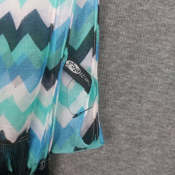 RUE21 WOMENS Y2K TEAL BLUE WHITE BLACK SHEER CHEVRON FRINGE SCARF  34×68 - Picture 2 of 11